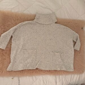 Boxy Cozy Cream Speckled Turtleneck Sweater. Lift. Medium. READ DESCRIPTION!